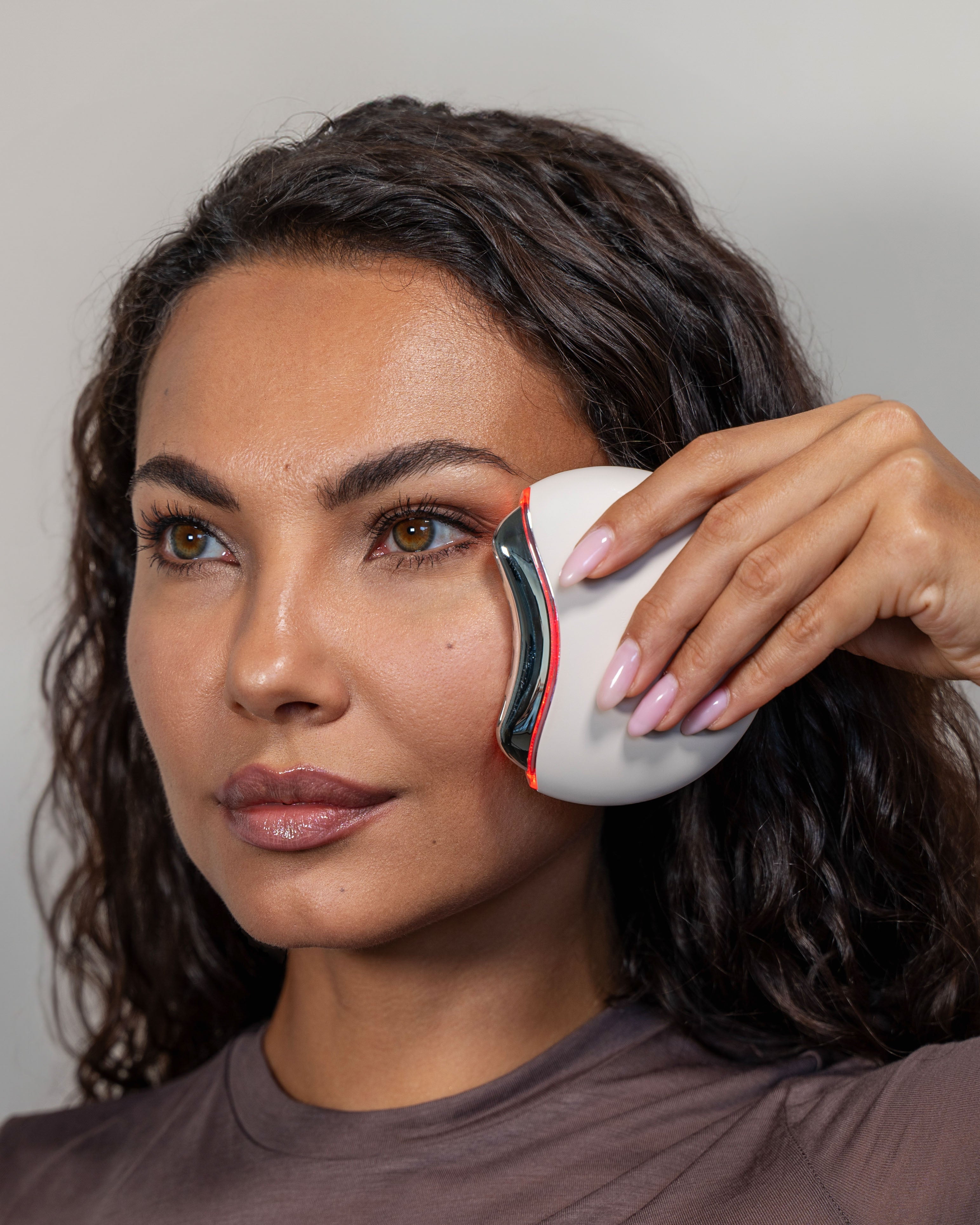 Blyss Aria â€?Radio Frequency Neck & Face Lifting Device