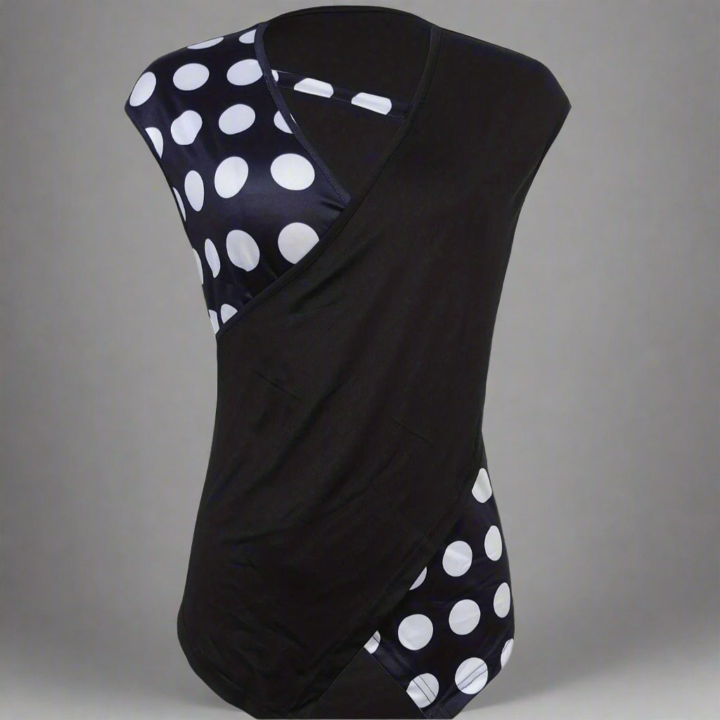 Women's Sleeveless Collar With Unique Design T-shirt Top