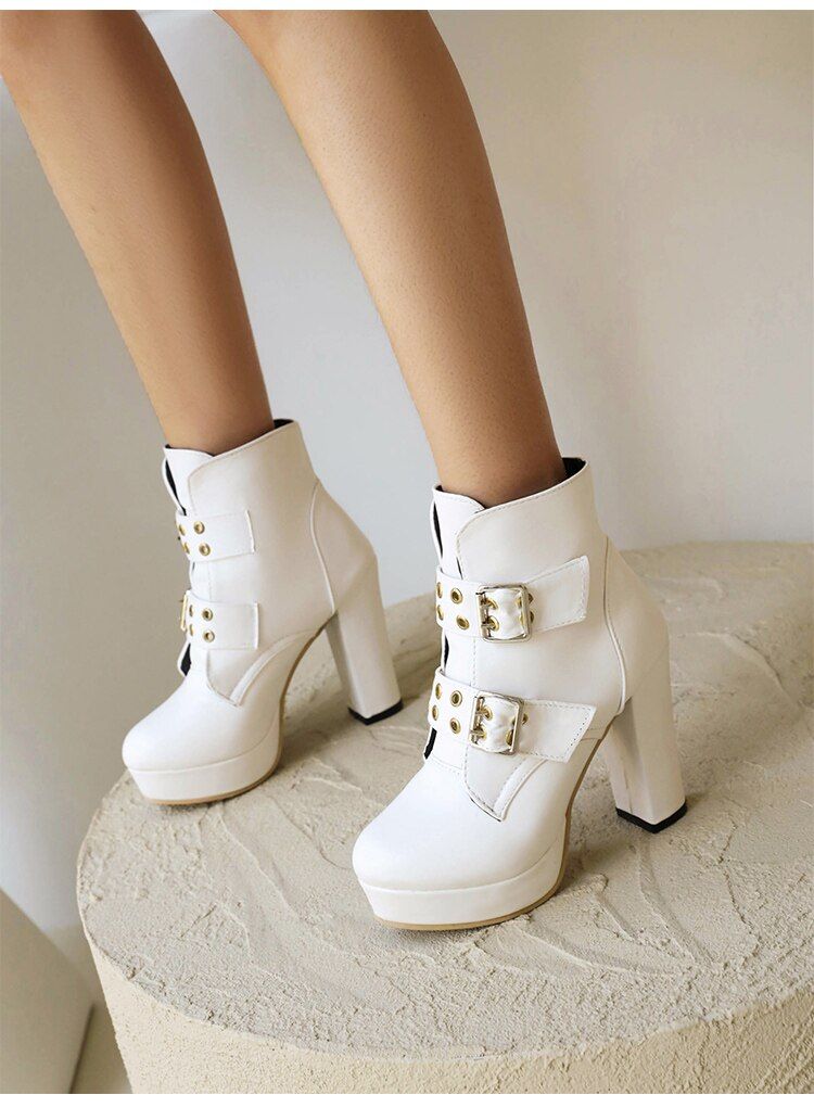 Metal Round Hole Belt-Breasted Autumn And Winter Chelsea Boots