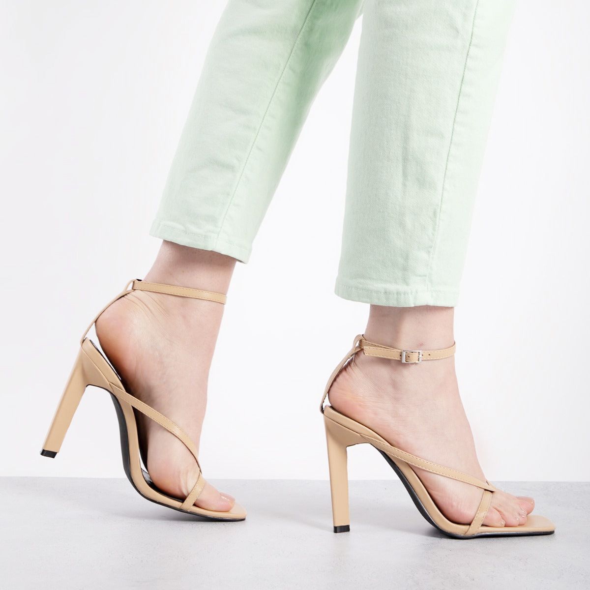 Women's Pumps; New black green apricot high-heeled shoes; thin heels with large sandals; women's fashion runway shoes