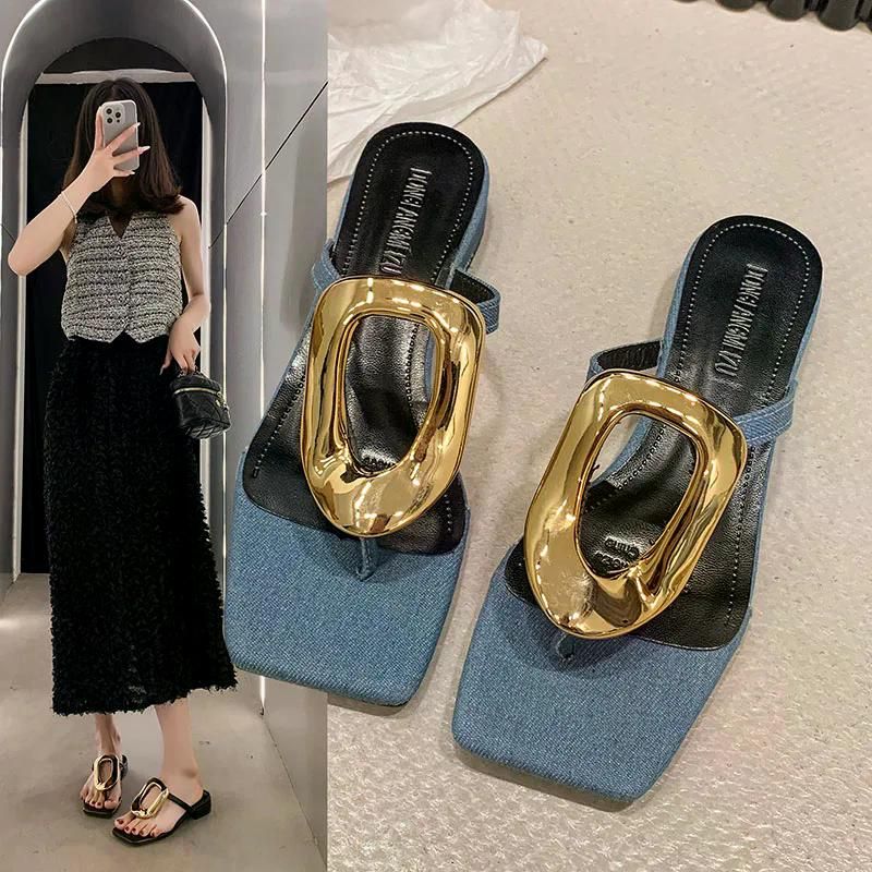 Flats 2024 Women Flip Flops New Summer Casual Slides Beach Ladies Slippers Outside Metal Decoration Female Shoes for Slippers
