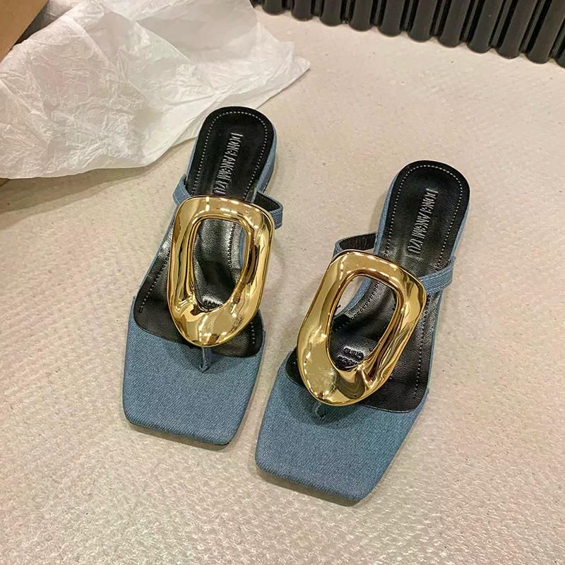 Flats 2024 Women Flip Flops New Summer Casual Slides Beach Ladies Slippers Outside Metal Decoration Female Shoes for Slippers