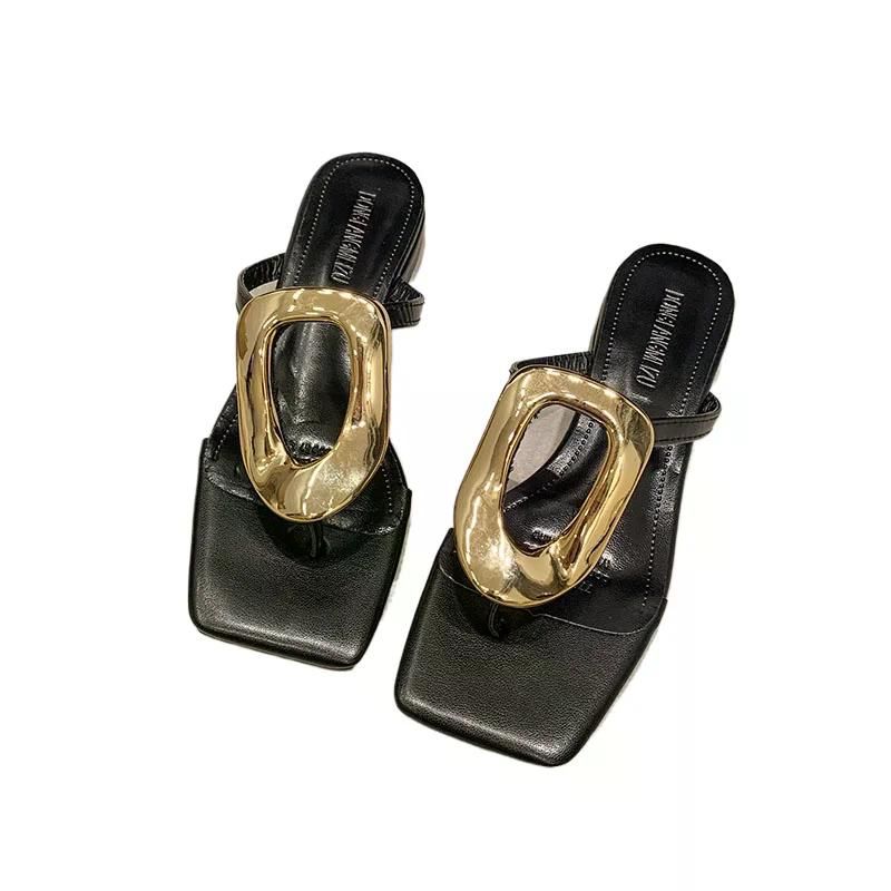 Flats 2024 Women Flip Flops New Summer Casual Slides Beach Ladies Slippers Outside Metal Decoration Female Shoes for Slippers