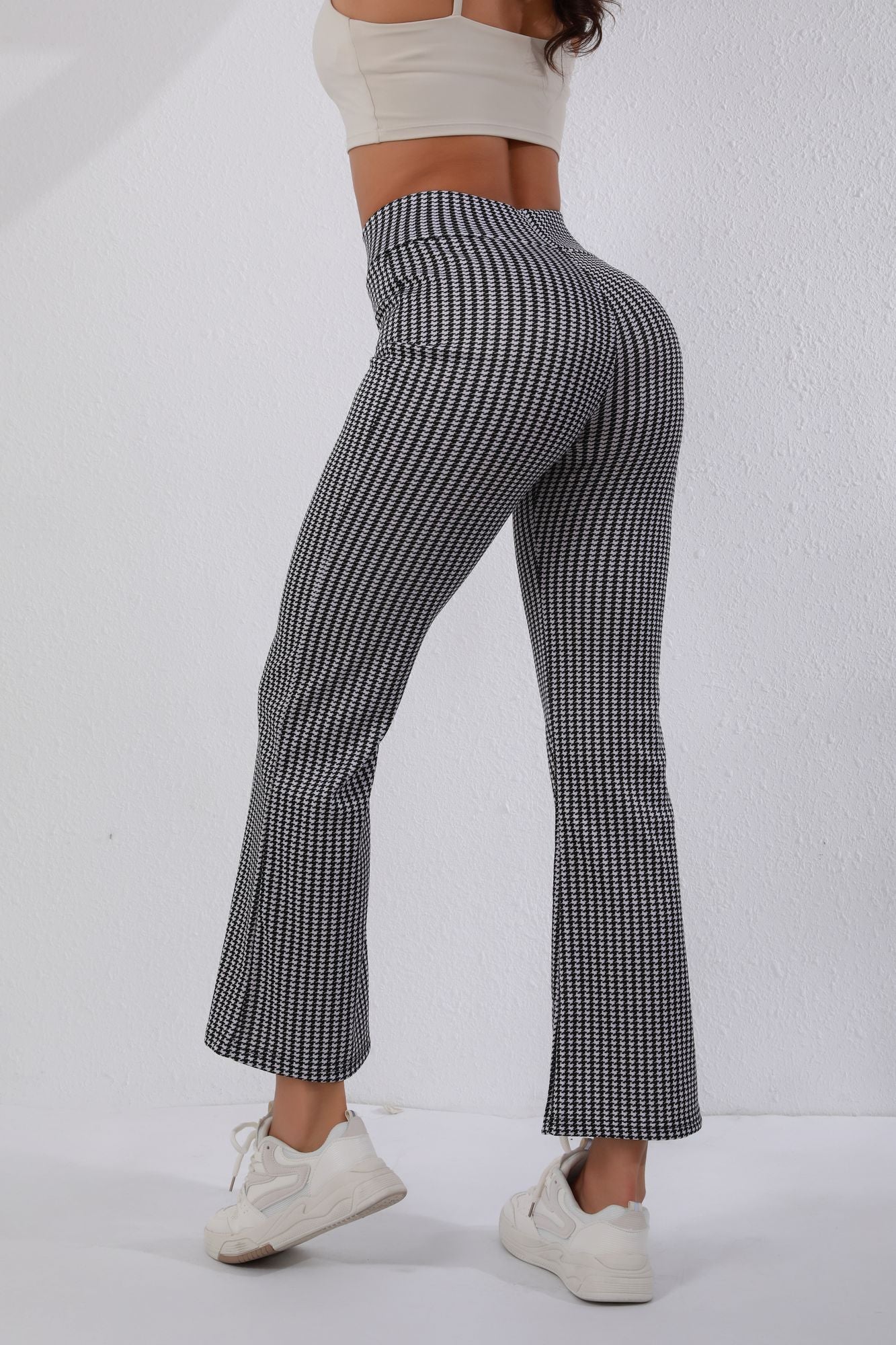 High-Waisted Houndstooth Flare Trousers â€?Sleek Fit, Comfy Stretch, Classy Look
