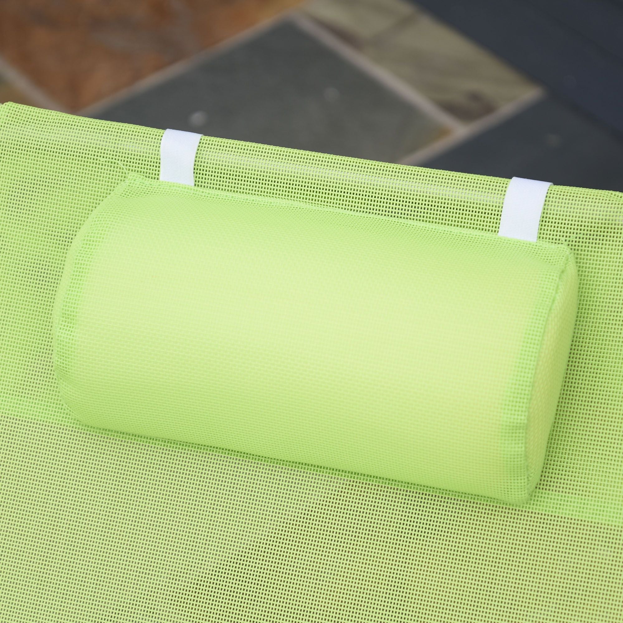 Outsunny Folding Chaise Lounge Chair, Green, Portable, 6-Level Adjustable Back, Pillow Included, Ideal for Patio, Garden, Beach