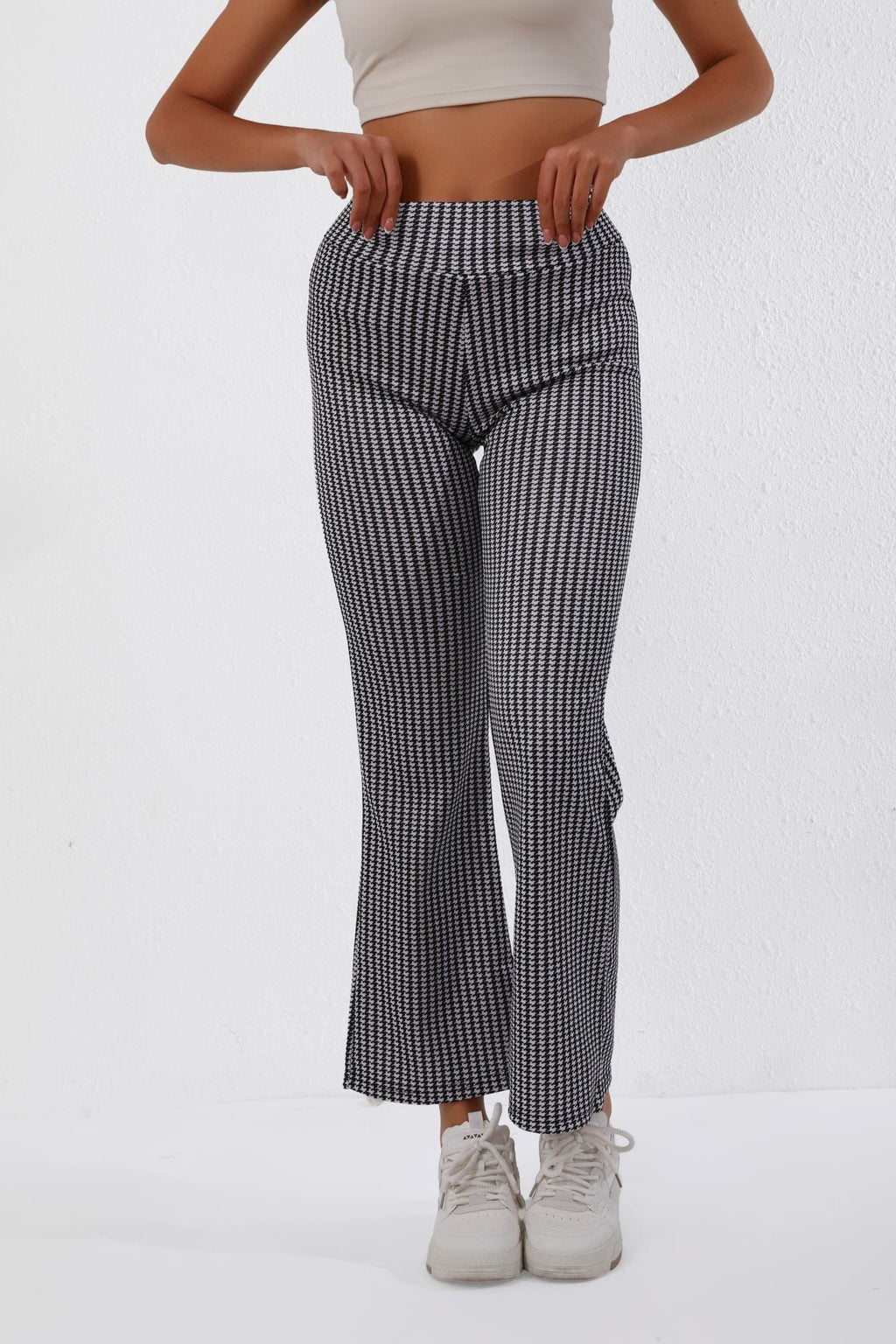 High-Waisted Houndstooth Flare Trousers â€?Sleek Fit, Comfy Stretch, Classy Look