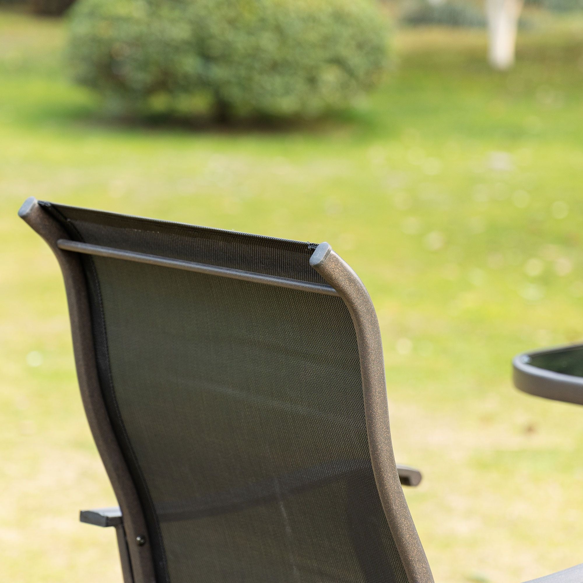 Outsunny Set of 2 Outdoor Swivel Bar Stools with Armrests, Bar Height Patio Chairs with Steel Frame for Balcony, Poolside, Backyard, Black