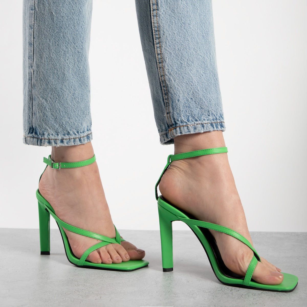 Women's Pumps; New black green apricot high-heeled shoes; thin heels with large sandals; women's fashion runway shoes