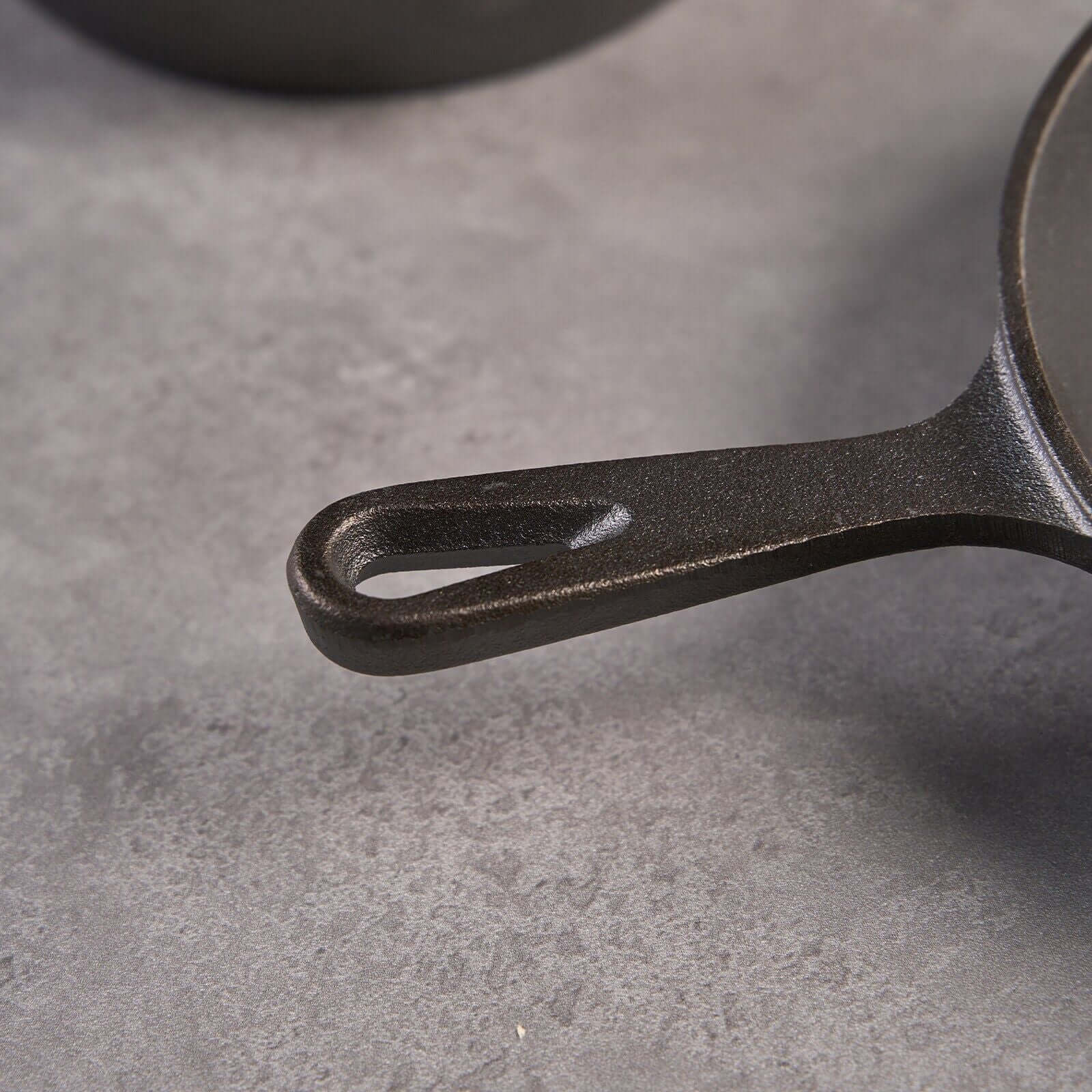 WANGYUANJI Cast Iron Grill Pan, 9.8" Uncoated Skillet with Handle, Multifunctional for Home Use, Outdoor Camping Grill, Steak, Omelette