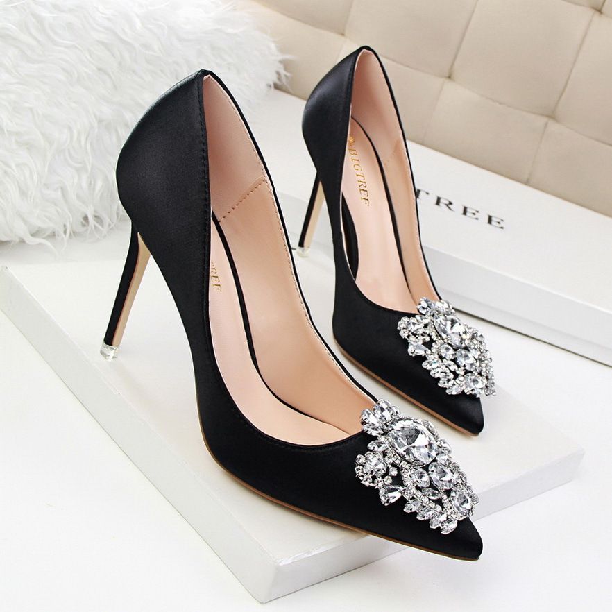 Women's Pumps; Rhinestone decoration; thin heel; sexy pointed women's shoes; shiny Rhinestone; buckle shoes