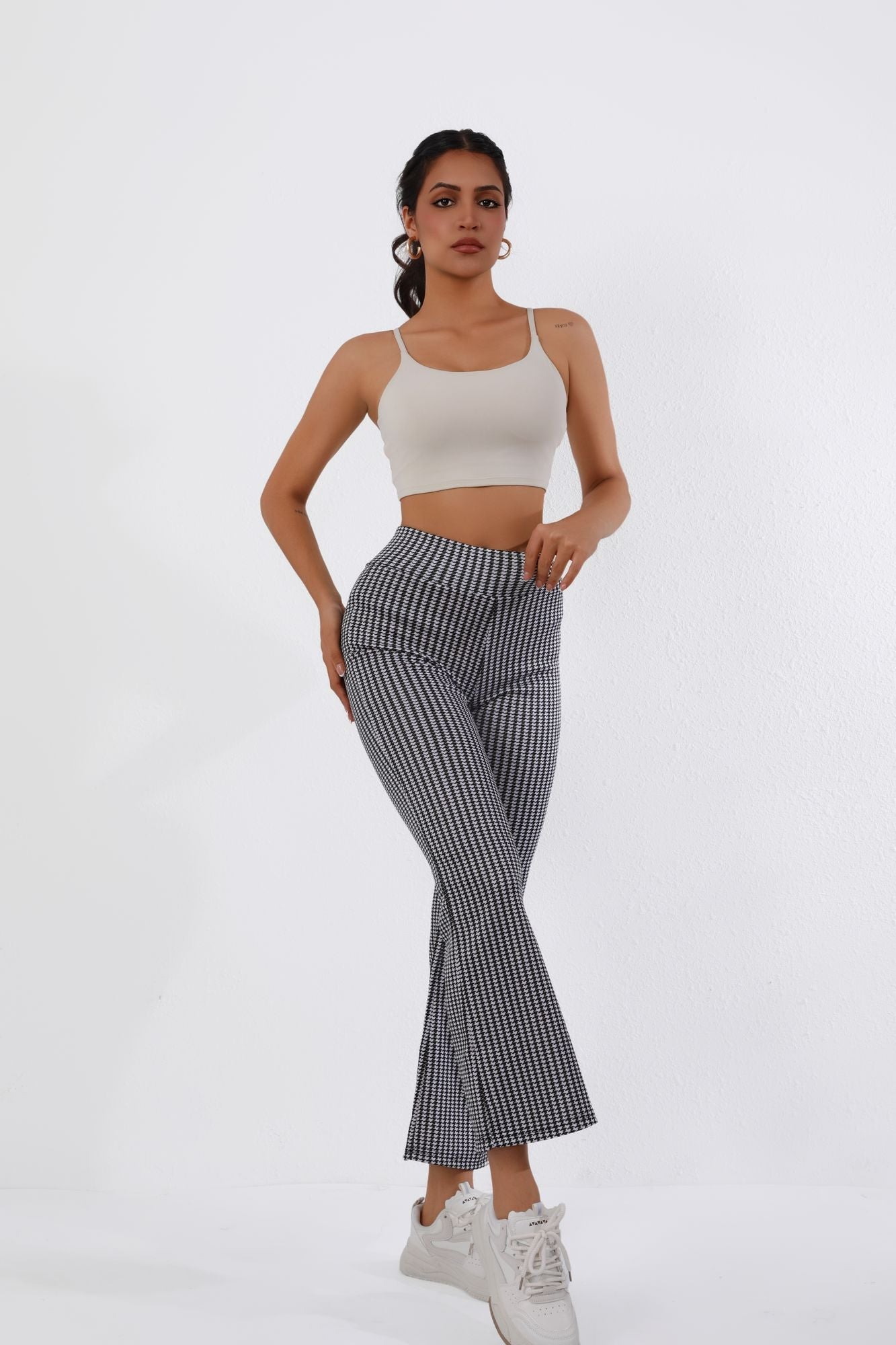 High-Waisted Houndstooth Flare Trousers â€?Sleek Fit, Comfy Stretch, Classy Look