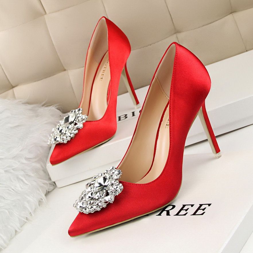 Women's Pumps; Rhinestone decoration; thin heel; sexy pointed women's shoes; shiny Rhinestone; buckle shoes