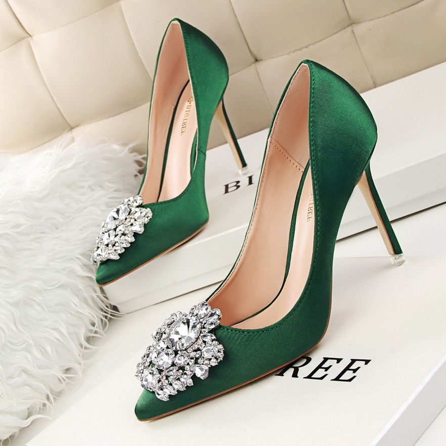 Women's Pumps; Rhinestone decoration; thin heel; sexy pointed women's shoes; shiny Rhinestone; buckle shoes