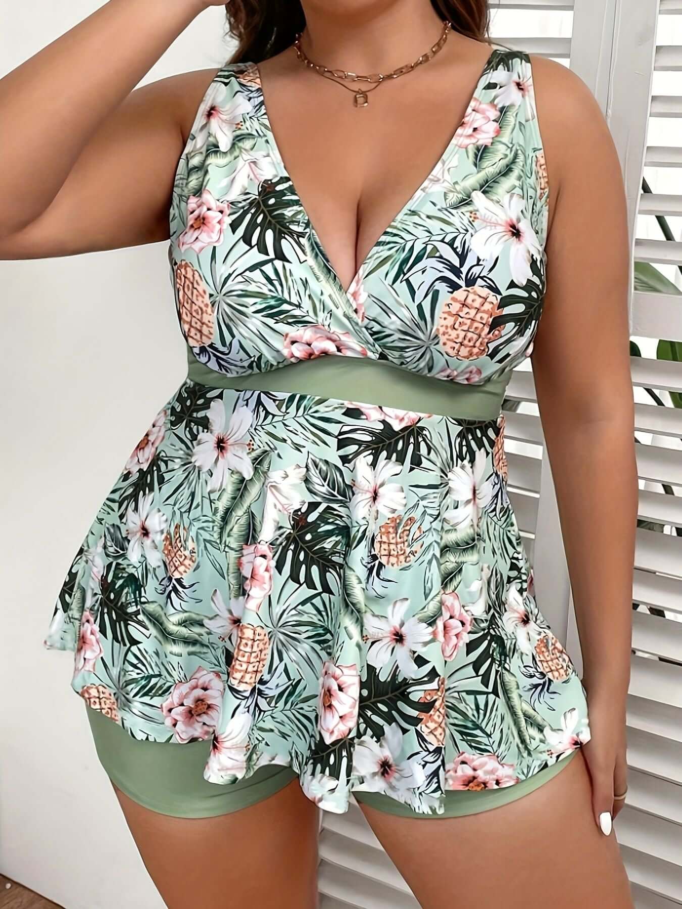 Large size women's swimsuit, green, fresh and fashionable split type Tankini swimsuit