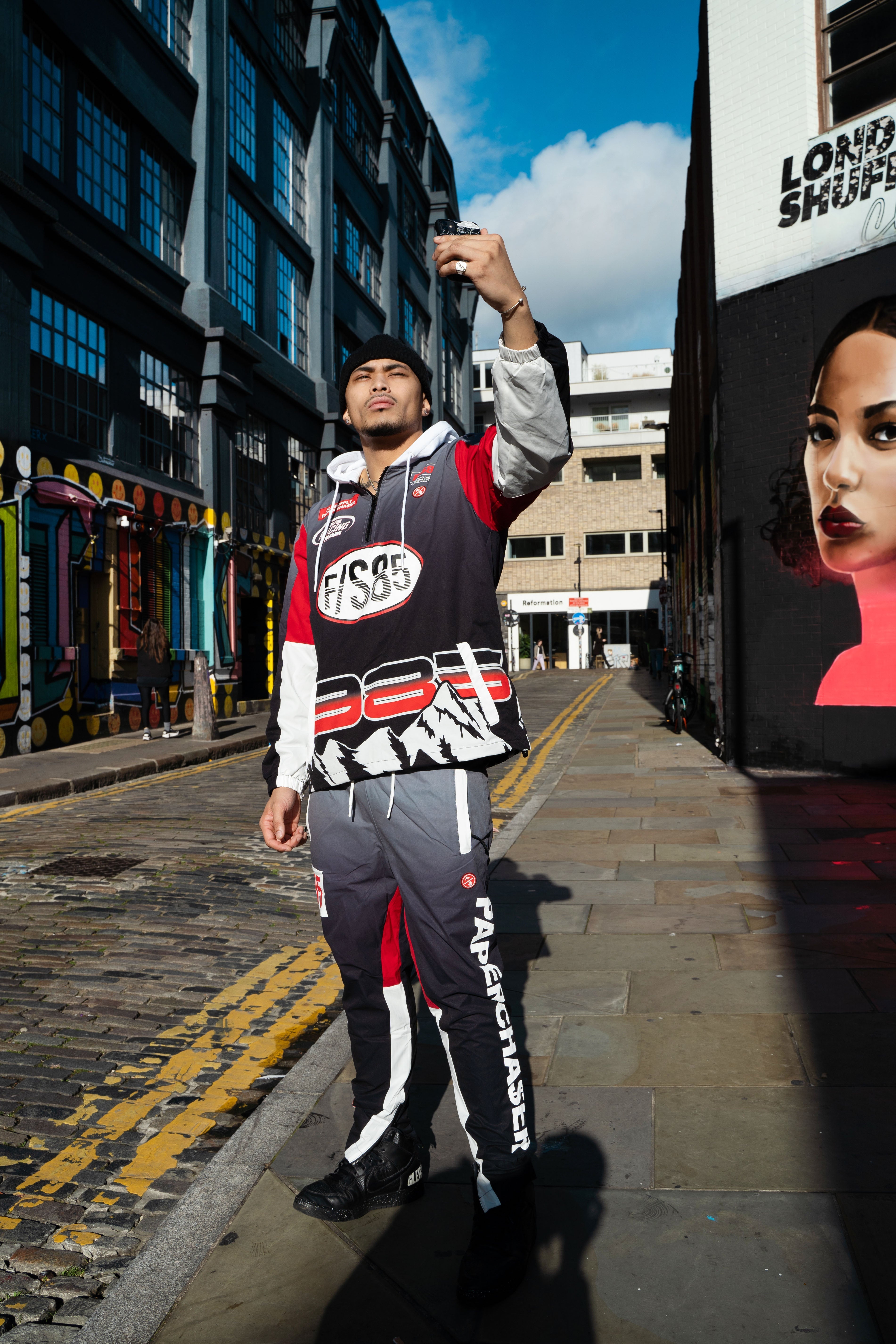 Paperchaser Jogger (Black)