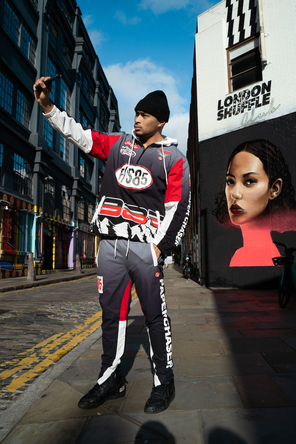 Paperchaser Jogger (Black)